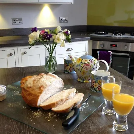 Stylish & Contemporary 5 * Fully Renovated Luxurious Apartamento Ambleside